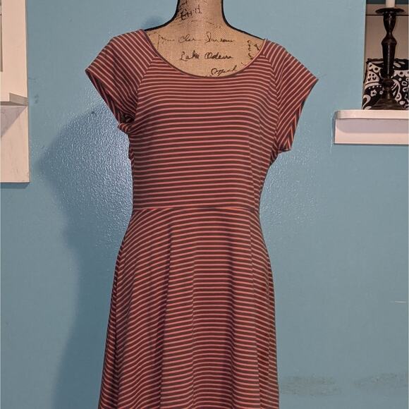 Cute Peach and gray dress/cover up - Picture 1 of 4